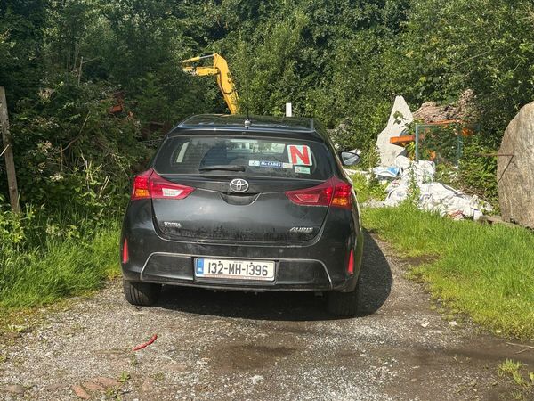 Toyota Auris Hatchback, Diesel, 2013, Black