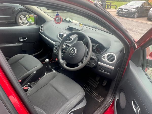 Renault Clio Hatchback, Ethanol Petrol, 2010, Red