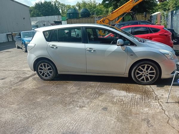 Toyota Verso MPV, Diesel, 2011, Silver