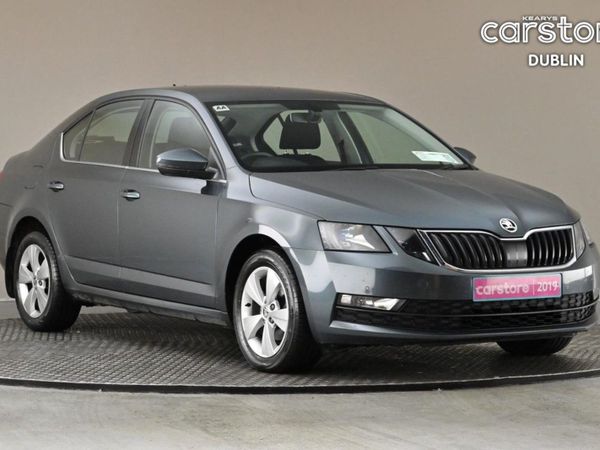 Skoda Octavia Hatchback, Diesel, 2019, Grey