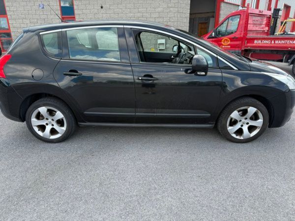 Peugeot 3008 MPV, Diesel, 2013, Black