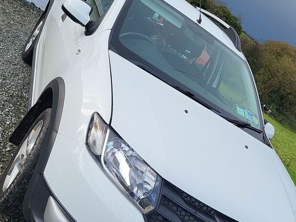 Dacia Sandero Stepway Hatchback, Diesel, 2016, White