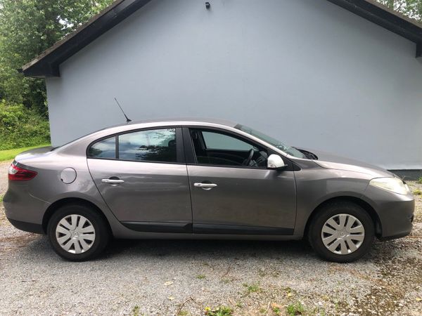 Renault Fluence Saloon, Diesel, 2011, Grey