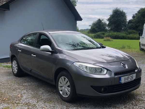 Renault Fluence Saloon, Diesel, 2011, Grey