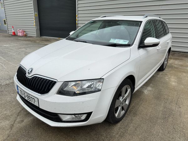 Skoda Octavia Estate, Diesel, 2017, White