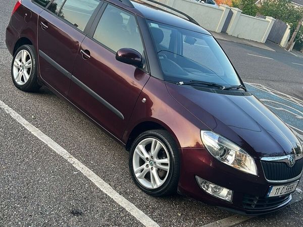 Skoda Fabia Estate/Jeep, Diesel, 2011, Red