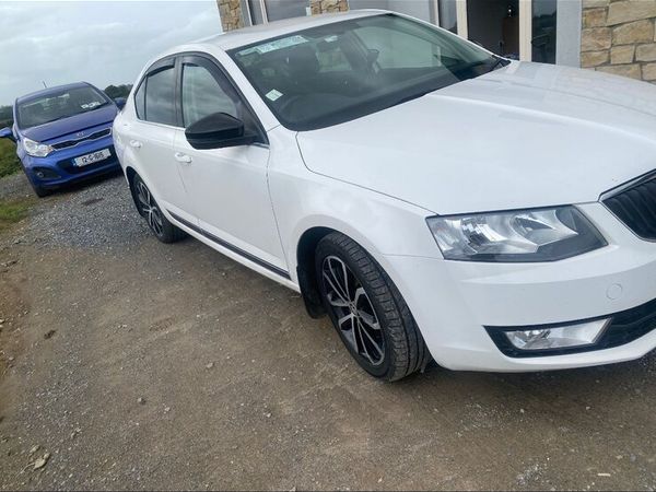 Skoda Octavia Saloon, Diesel, 2016, White
