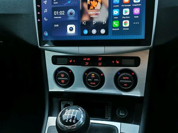 Volkswagen Passat Saloon, Petrol, 2008, Grey