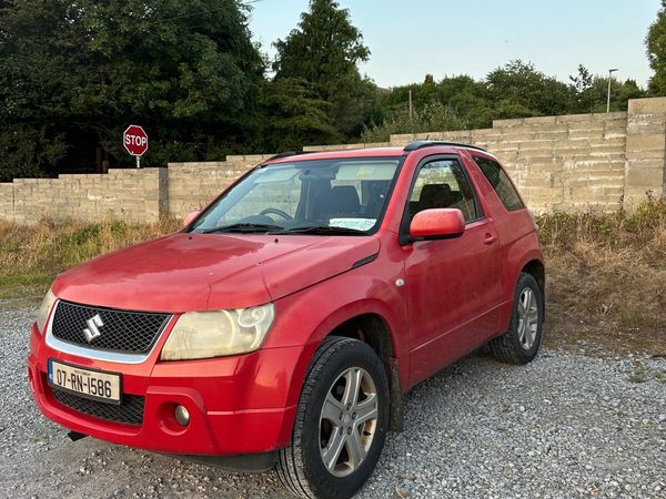 Suzuki Grand Vitara SUV, Petrol, 2007, Red