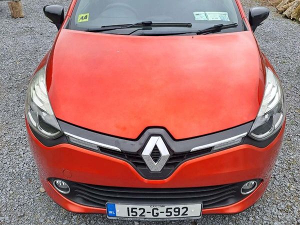 Renault Clio Hatchback, Petrol, 2015, Red