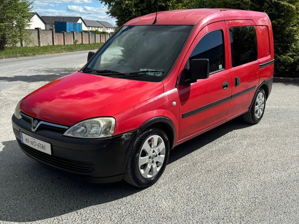 Vauxhall Combo MPV, Diesel, 2009, Red