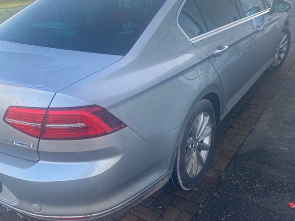 Volkswagen Passat Saloon, Diesel, 2017, Grey