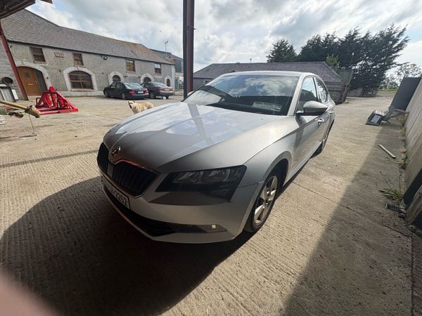 Skoda Superb Hatchback, Diesel, 2015, Silver