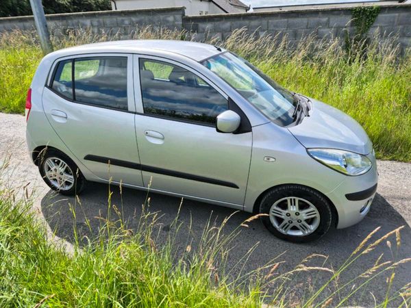 Hyundai i10 Hatchback, Petrol, 2010, Silver