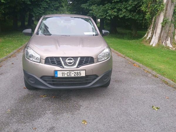 Nissan Qashqai Hatchback, Diesel, 2011, Brown