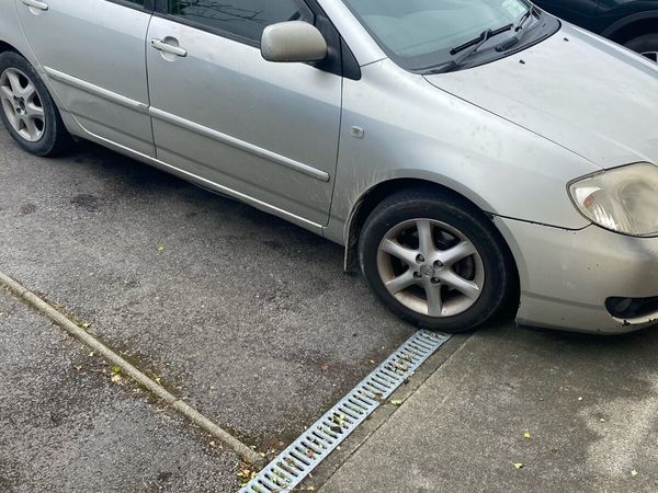 Toyota Corolla Saloon, Diesel, 2006, Silver