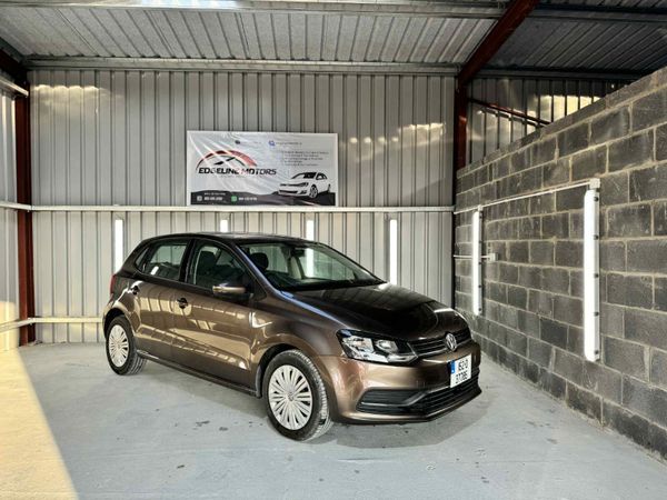 Volkswagen Polo Hatchback, Petrol, 2015, Brown