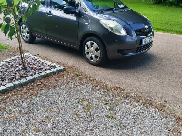 Toyota Yaris Hatchback, Petrol, 2009, Grey