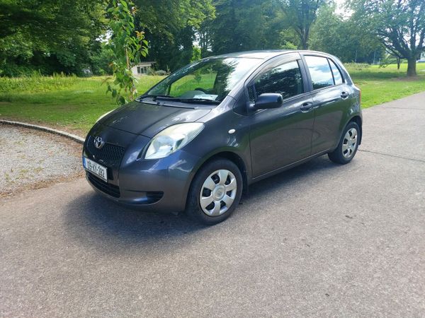 Toyota Yaris Hatchback, Petrol, 2009, Grey