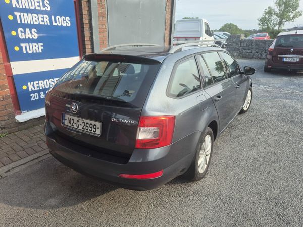 Skoda Octavia Estate, Diesel, 2014, Grey