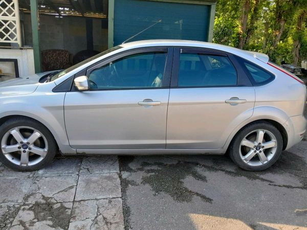 Ford Focus Hatchback, Diesel, 2009, Silver