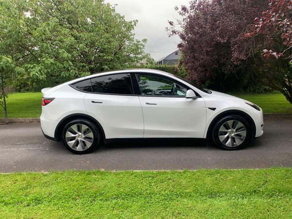 Tesla Model Y MPV, Electric, 2023, White