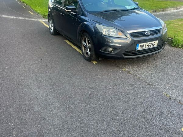 Ford Focus Hatchback, Petrol, 2009, Grey