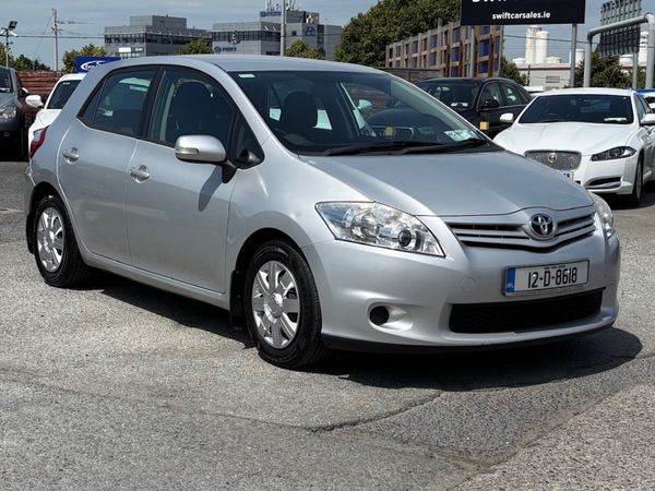 Toyota Auris Hatchback, Diesel, 2012, Silver