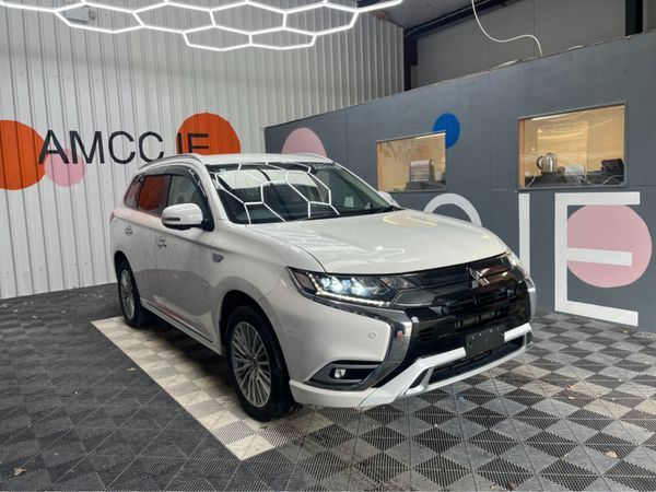 Mitsubishi Outlander SUV, Petrol Hybrid, 2018, White