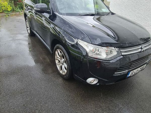 Mitsubishi Outlander SUV, Petrol Plug-in Hybrid, 2015, Black