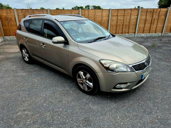 Kia Ceed MPV, Diesel, 2012, Silver