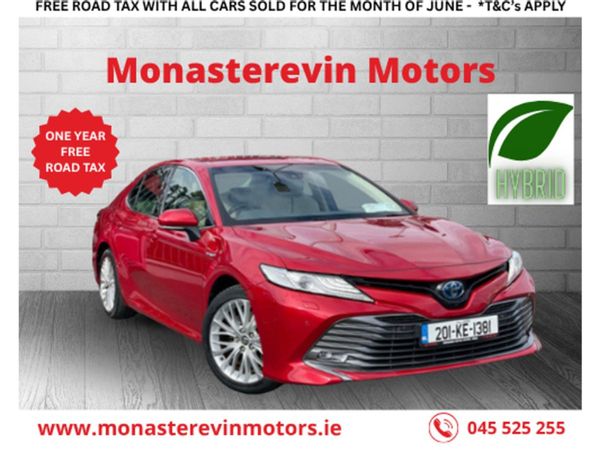 Toyota Camry Saloon, Petrol Hybrid, 2020, Red
