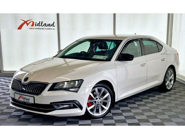 Skoda Superb Hatchback, Diesel, 2016, White