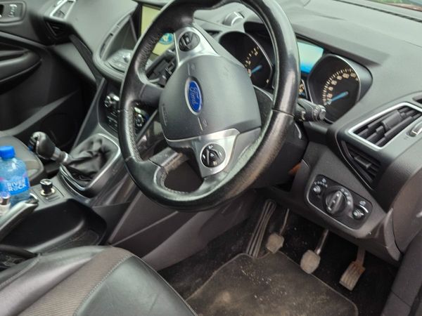 Ford Kuga SUV, Diesel, 2016, Red