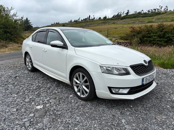 Skoda Octavia Saloon, Diesel, 2015, White