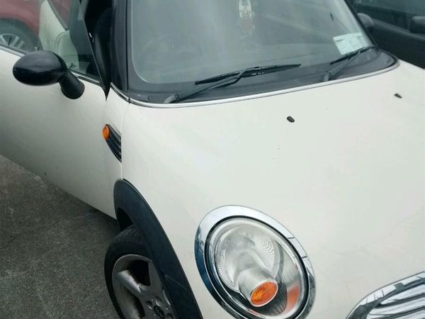 Mini Cooper Hatchback, Diesel, 2009, White