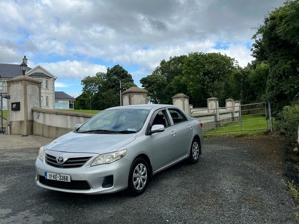 Toyota Corolla Saloon, Diesel, 2011, Silver