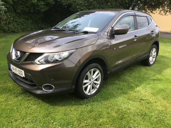 Nissan Qashqai Hatchback, Diesel, 2014, Brown
