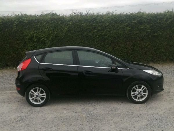 Ford Fiesta Hatchback, Petrol, 2014, Black
