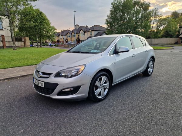 Vauxhall Astra Hatchback, Diesel, 2014, Silver