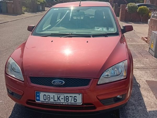 Ford Focus Hatchback, Petrol, 2008, Red