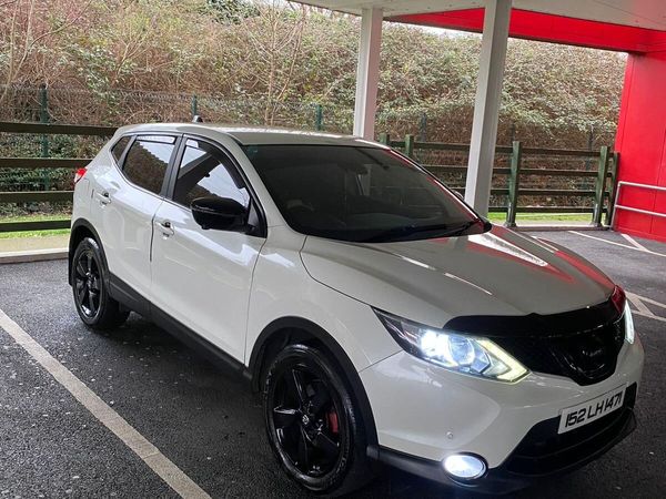 Nissan Qashqai Hatchback, Diesel, 2015, White