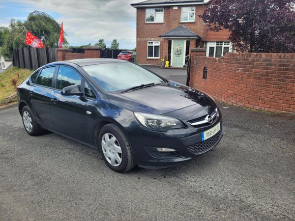 Opel Astra Saloon, Petrol, 2015, Black