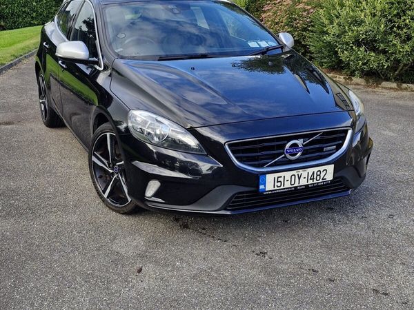 Volvo V40 Hatchback, Diesel, 2015, Black
