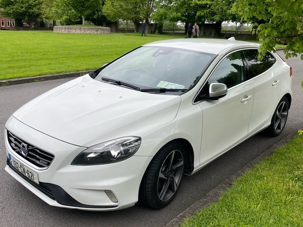 Volvo V40 Hatchback, Diesel, 2013, White