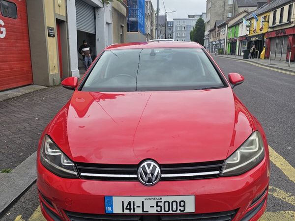 Volkswagen Golf Hatchback, Petrol, 2014, Red