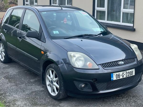 Ford Fiesta Hatchback, Petrol, 2006, Silver