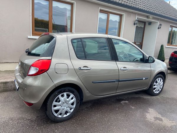 Renault Clio Hatchback, Ethanol Petrol, 2010, Gold