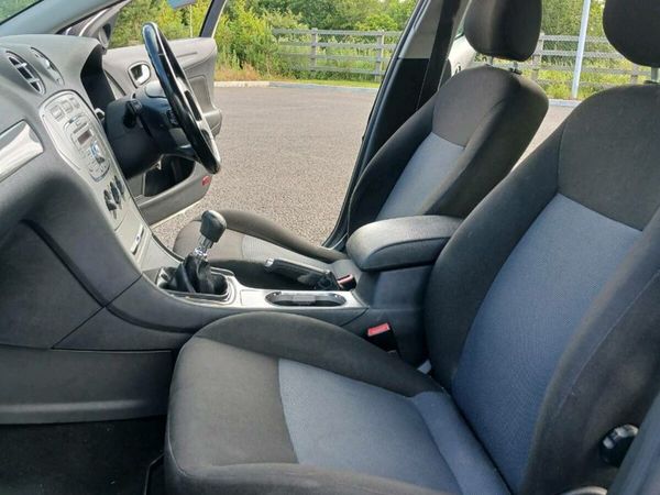 Ford Mondeo Hatchback, Diesel, 2010, Silver