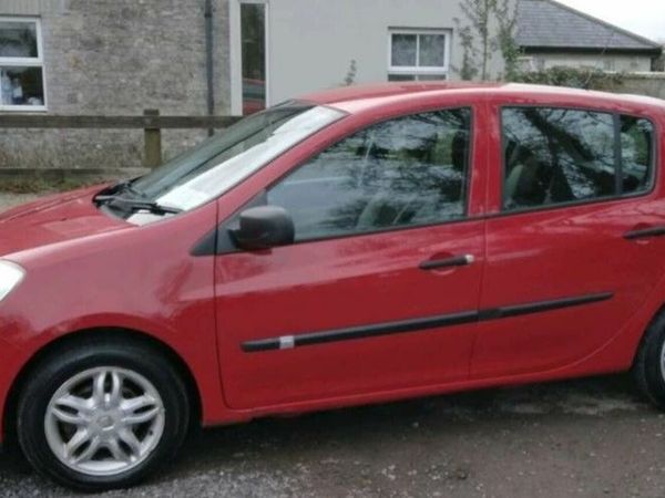 Renault Clio Hatchback, Ethanol Petrol, 2012, Red